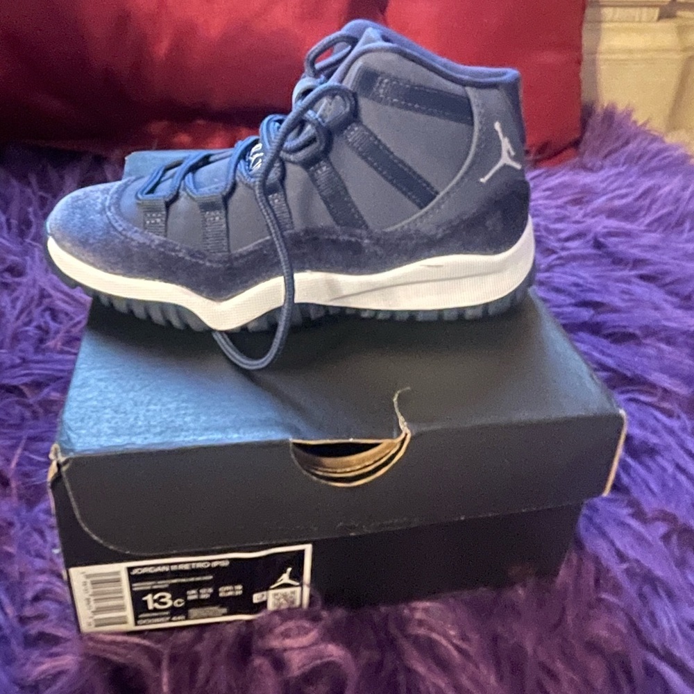 Brand New kids Retro 11 Jordans size 13
